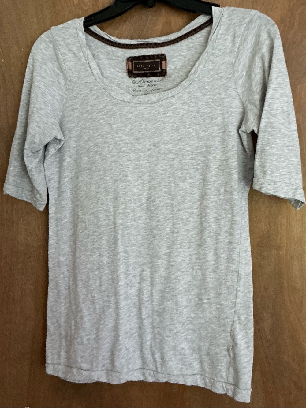 Vintage Y2K Ezra Fitch Abercrombie Gray Scoop Neck 3/4 Sleeve Tee Top Women M